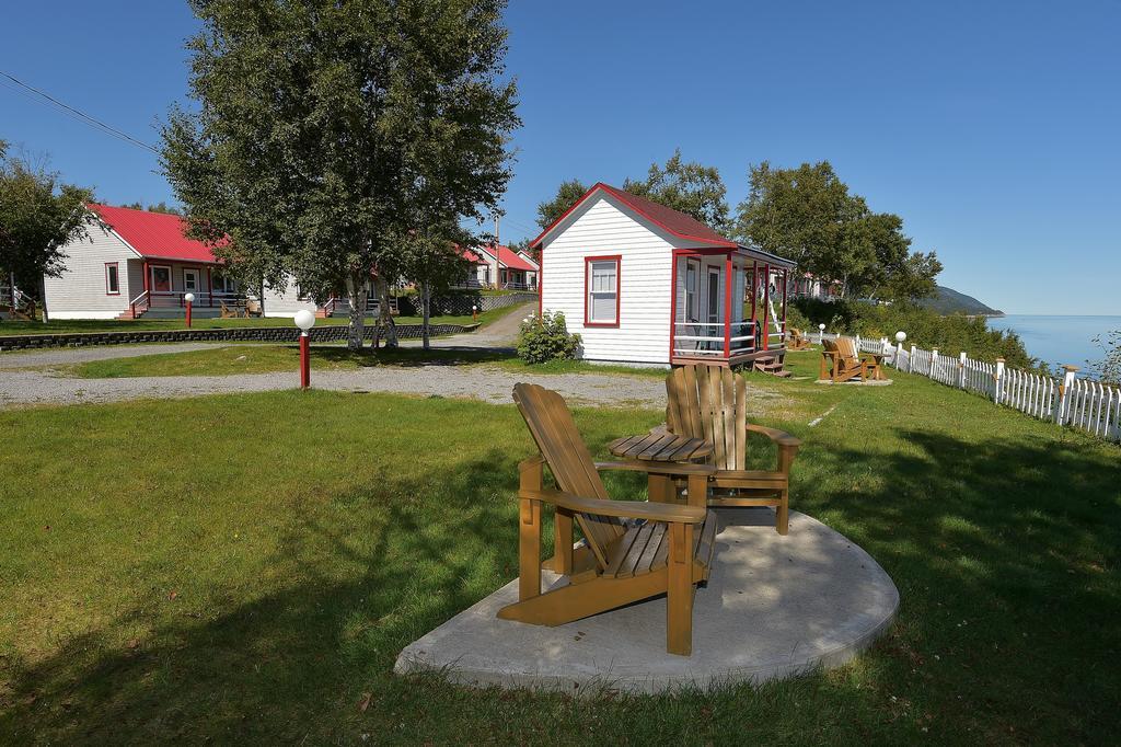 Saint-Siméon Motel Et Chalets Bo-Fleuve Evangeline المظهر الخارجي الصورة