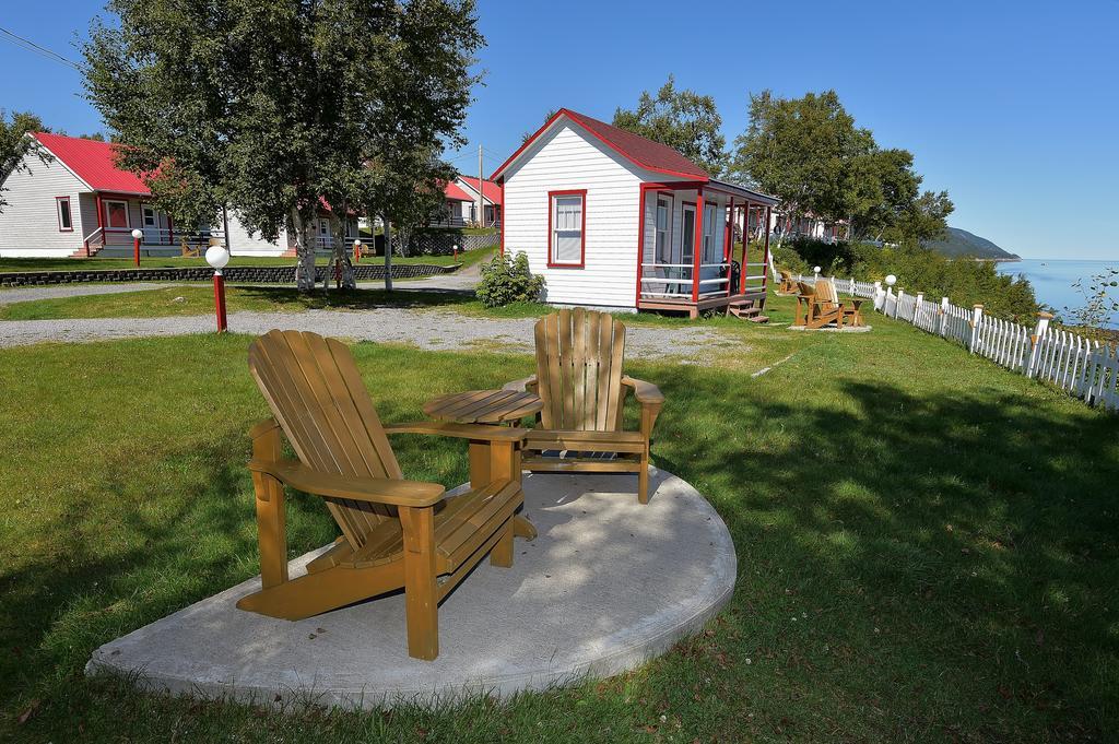 Saint-Siméon Motel Et Chalets Bo-Fleuve Evangeline المظهر الخارجي الصورة