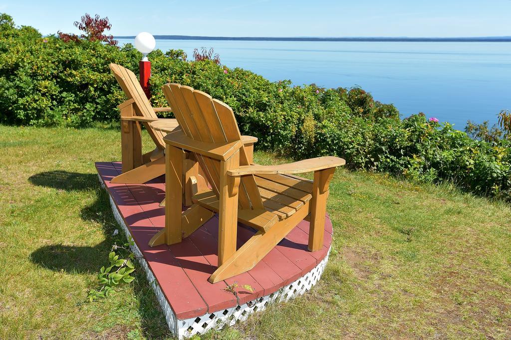 Saint-Siméon Motel Et Chalets Bo-Fleuve Evangeline المظهر الخارجي الصورة