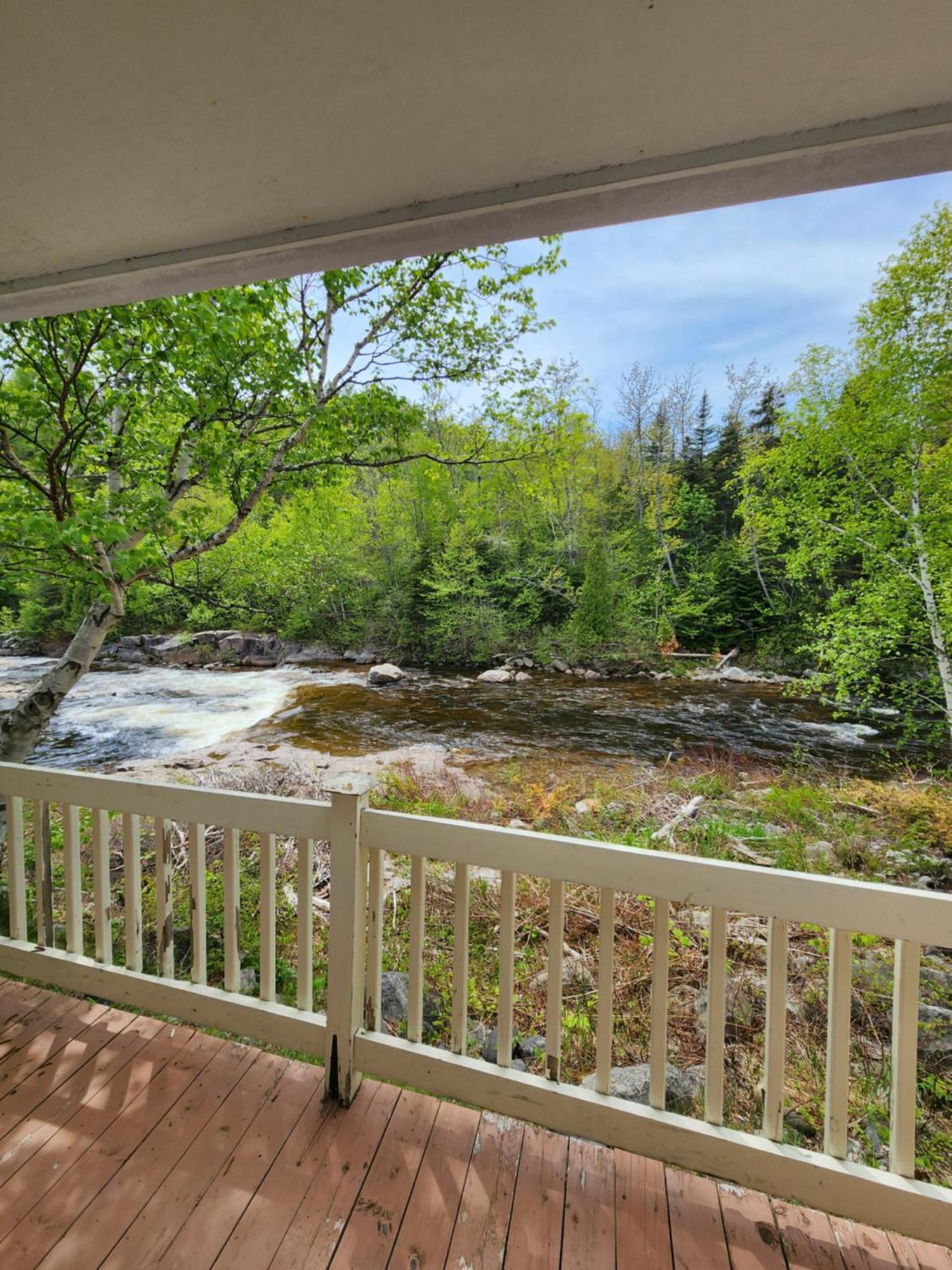 Saint-Siméon Motel Et Chalets Bo-Fleuve Evangeline المظهر الخارجي الصورة