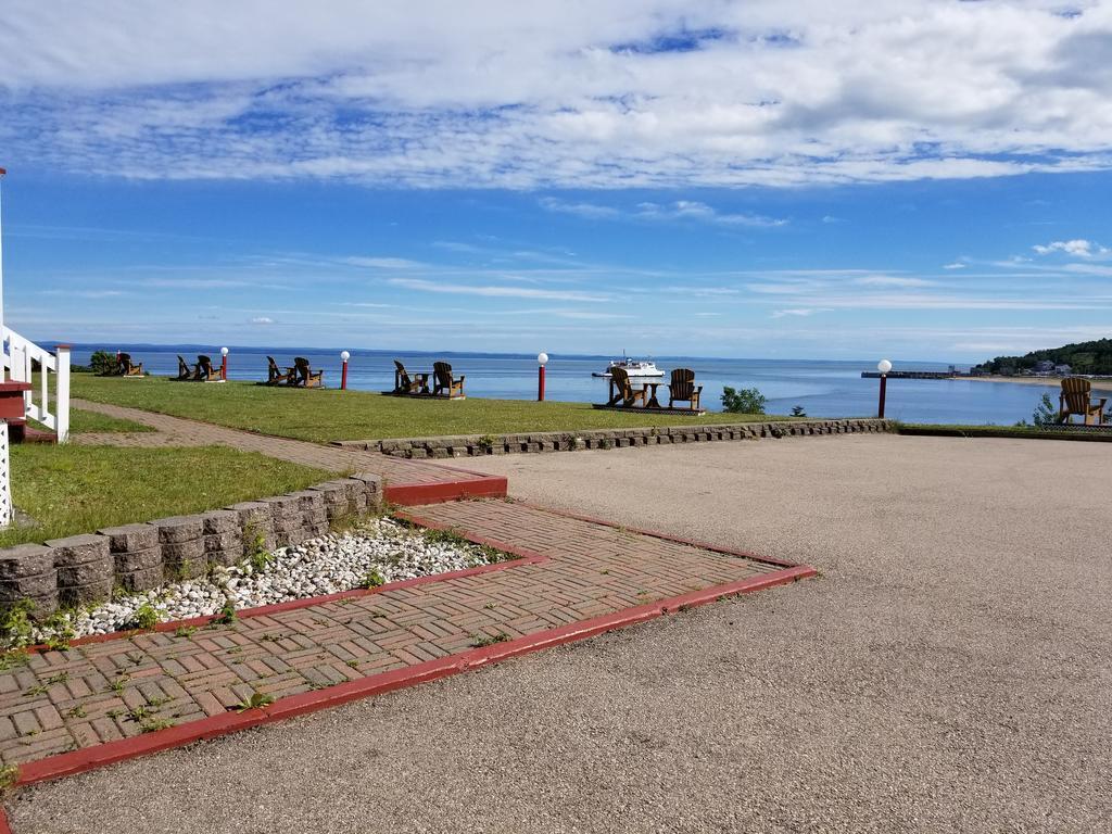 Saint-Siméon Motel Et Chalets Bo-Fleuve Evangeline المظهر الخارجي الصورة