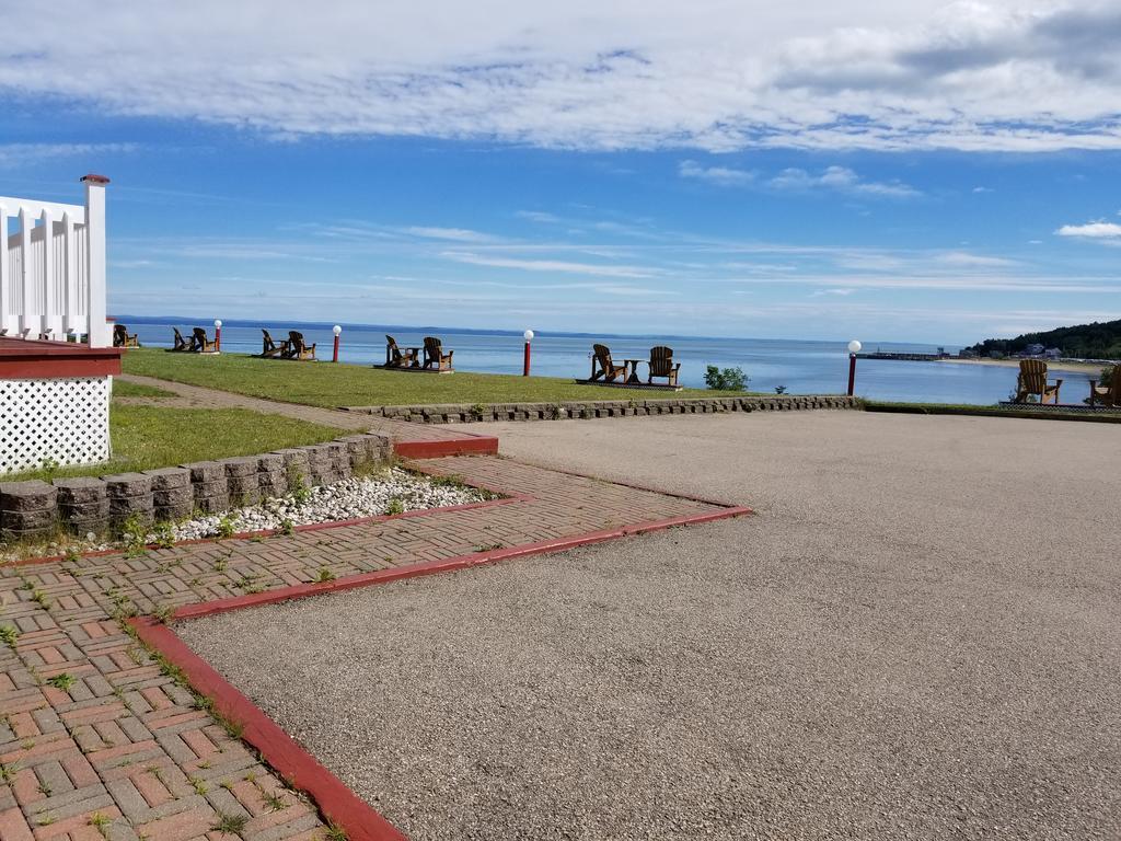 Saint-Siméon Motel Et Chalets Bo-Fleuve Evangeline المظهر الخارجي الصورة